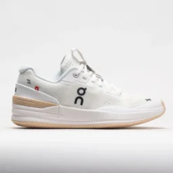 On Running On The Roger Pro Clay Women's White/Savannah